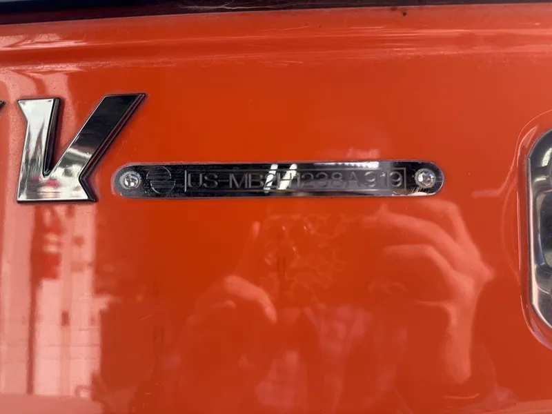 Slide: The Image of Malibu Wakesetter 25 LSV 2019 - 25