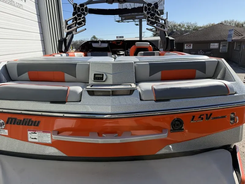 Slide: The Image of Malibu Wakesetter 25 LSV 2019 - 6