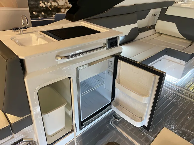 Slide: The Image of Cruisers 34 GLS 2023 - 14