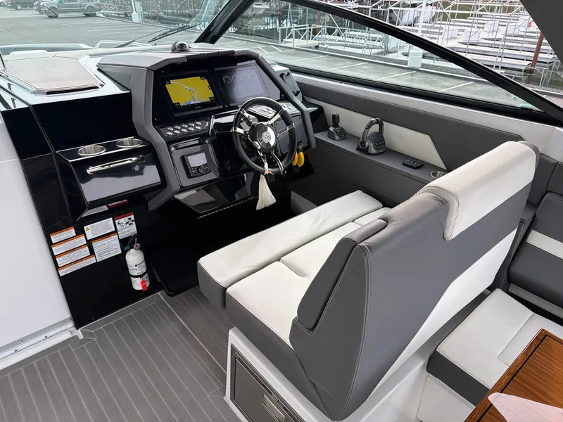 Slide: The Image of Cruisers 34 GLS 2023 - 26