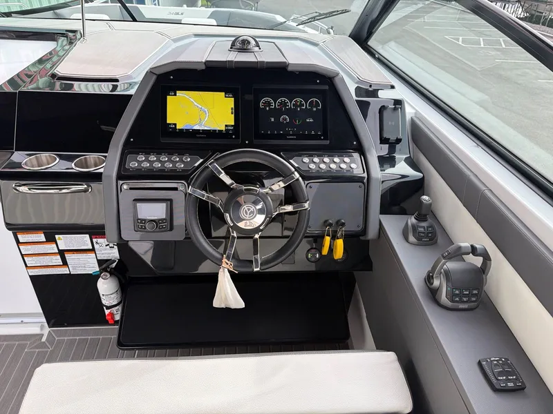 Slide: The Image of Cruisers 34 GLS 2023 - 27