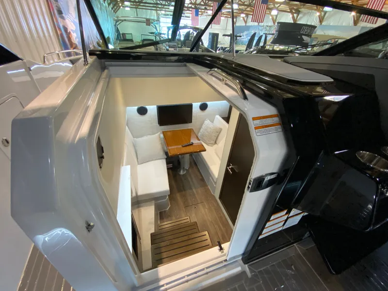 Slide: The Image of Cruisers 34 GLS 2023 - 3