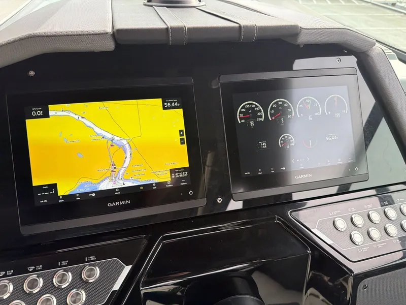 Slide: The Image of Cruisers 34 GLS 2023 - 30