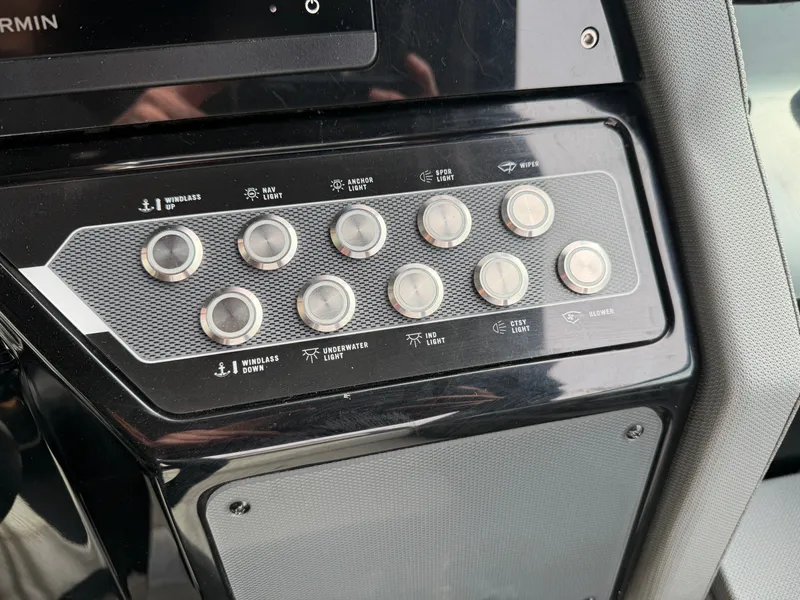 Slide: The Image of Cruisers 34 GLS 2023 - 31