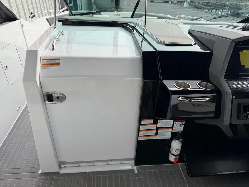 Slide: The Image of Cruisers 34 GLS 2023 - 33