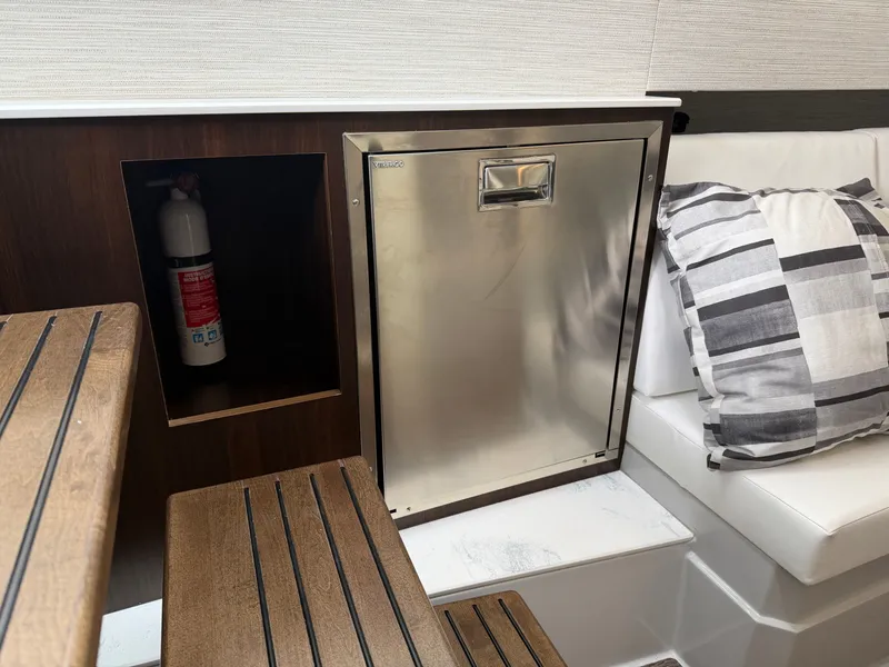 Slide: The Image of Cruisers 34 GLS 2023 - 36