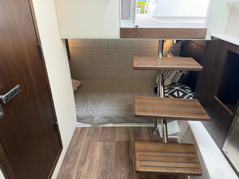 Slide: The Image of Cruisers 34 GLS 2023 - 38