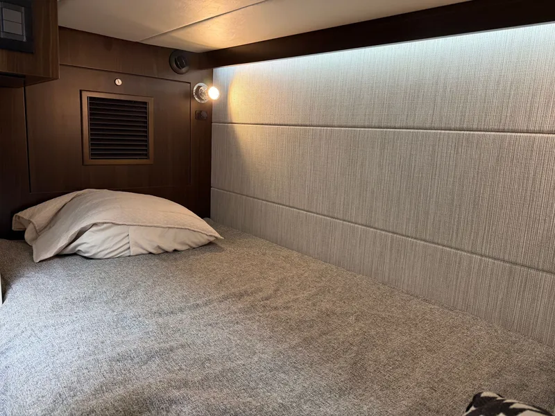 Slide: The Image of Cruisers 34 GLS 2023 - 39