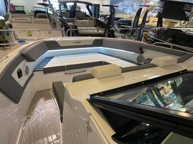 Slide: The Image of Cruisers 34 GLS 2023 - 8