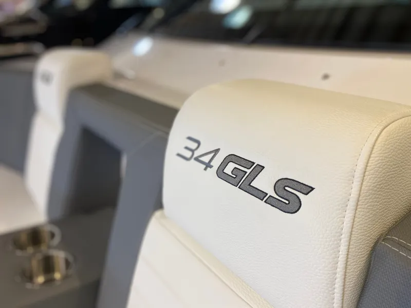 Slide: The Image of Cruisers Yachts 34 GLS 2023 - 11