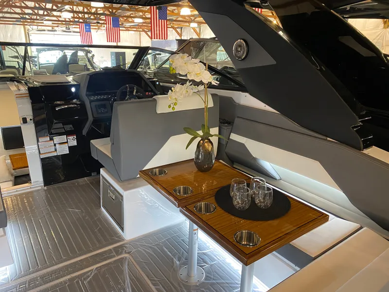 Slide: The Image of Cruisers Yachts 34 GLS 2023 - 15