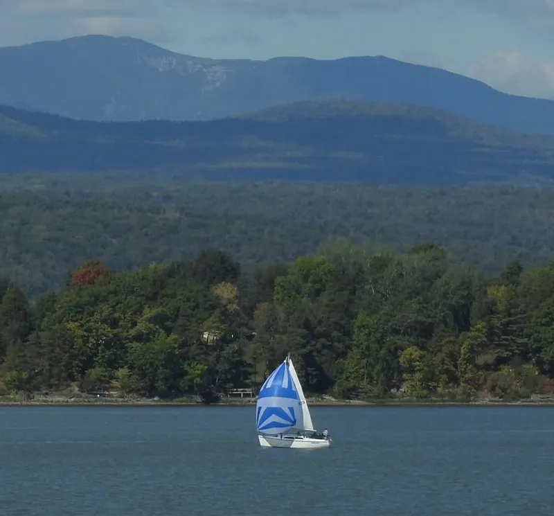 Slide: The Image of Catalina 250 1998 - 6