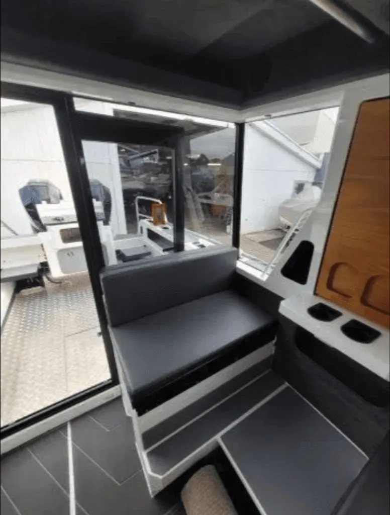 Slide: The Image of Stabi-Craft 2500 Ultracab XL 2021 - 6