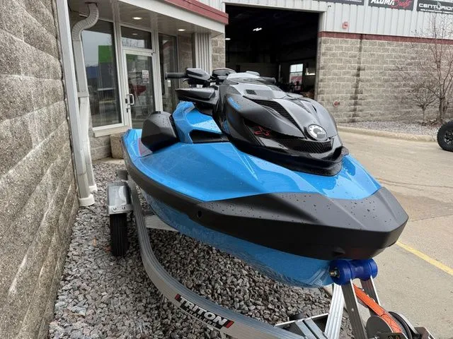 Slide: The Image of Sea-Doo RXP-X™ 325 Tech, BRP Premium A, iBR Gulfstream Blu 2026 - 3