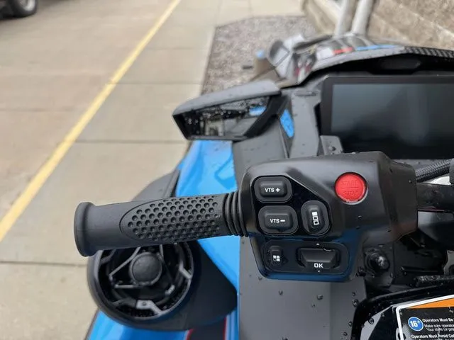 Slide: The Image of Sea-Doo RXP-X™ 325 Tech, BRP Premium A, iBR Gulfstream Blu 2026 - 8