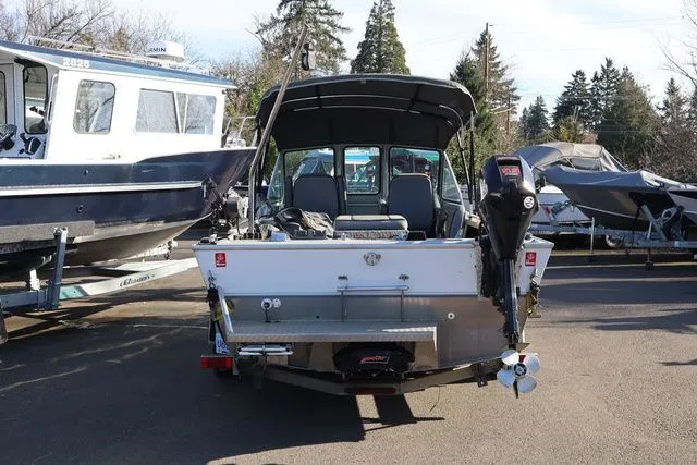 Slide: The Image of Alumaweld Intruder 20' 2000 - 2