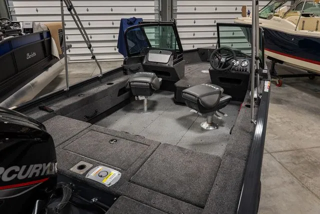 Slide: The Image of Lund 1775 Adventure Sport 2026 - 3