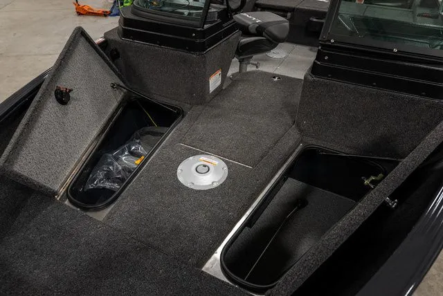 Slide: The Image of Lund 1775 Adventure Sport 2026 - 8