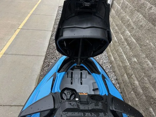 Slide: The Image of Sea-Doo RXP-X™ 325 Tech, BRP Premium A, iBR Gulfstream Blu 2026 - 12