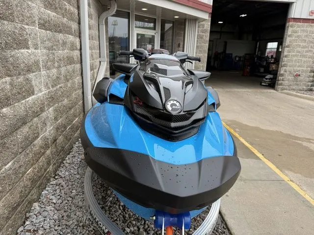 Slide: The Image of Sea-Doo RXP-X™ 325 Tech, BRP Premium A, iBR Gulfstream Blu 2026 - 4