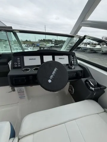 Slide: The Image of Chaparral 280 OSX 2026 - 19