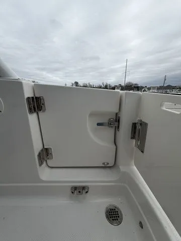 Slide: The Image of Chaparral 280 OSX 2026 - 25