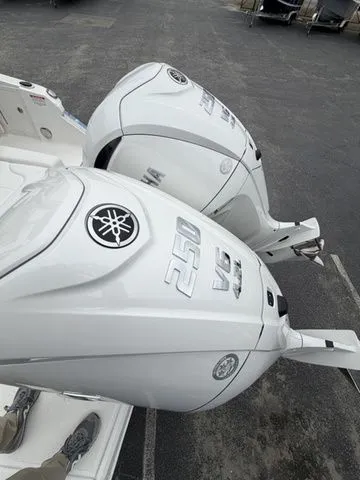 Slide: The Image of Chaparral 280 OSX 2026 - 32