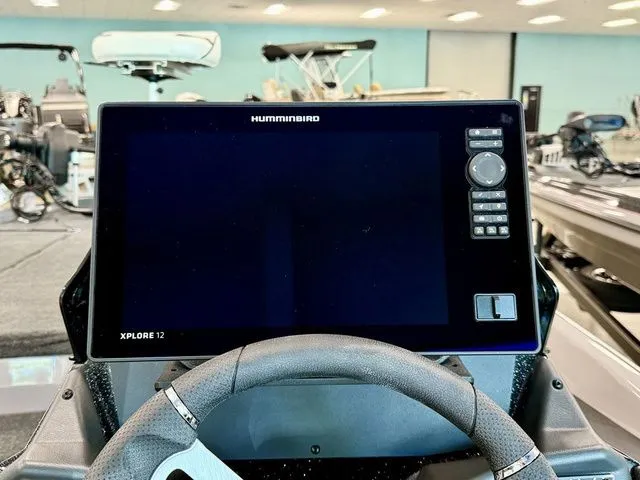 Slide: The Image of Skeeter FXR20 Apex 2026 - 6