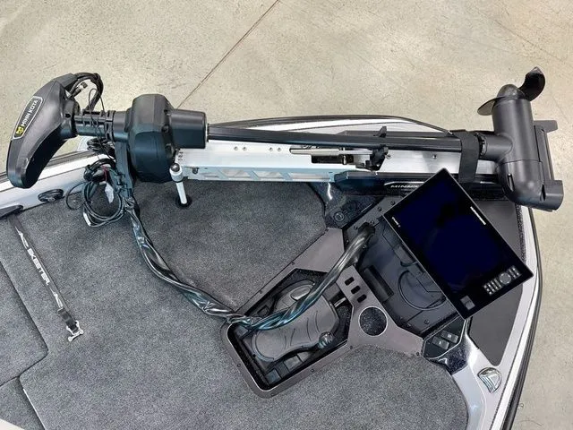 Slide: The Image of Skeeter FXR20 Apex 2026 - 7