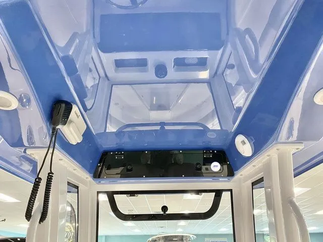 Slide: The Image of Sportsman Open 212 Center Console 2025 - 9