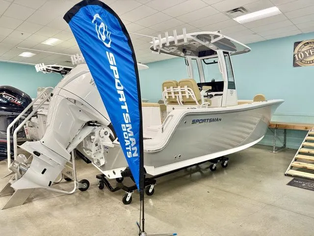 Slide: The Image of Sportsman Heritage 231 Center Console 2025 - 11