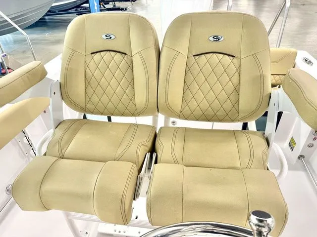 Slide: The Image of Sportsman Heritage 231 Center Console 2025 - 7