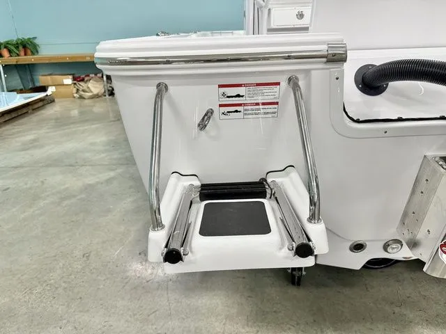 Slide: The Image of Sportsman Masters 247OE Bay Boat 2026 - 13