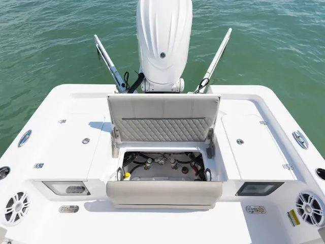 Slide: The Image of Sportsman Masters 247OE Bay Boat 2026 - 19