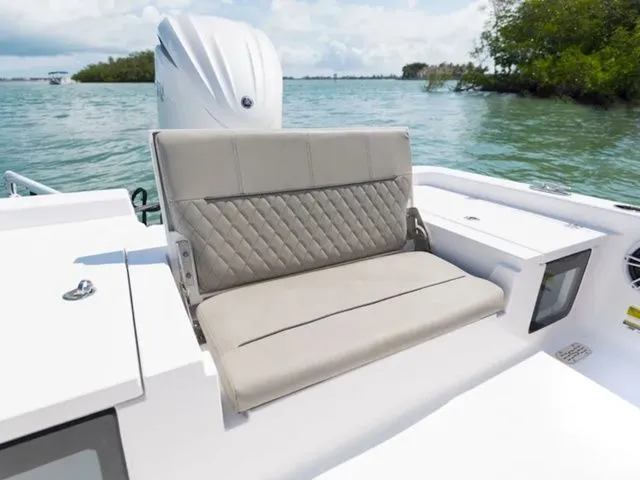 Slide: The Image of Sportsman Masters 247OE Bay Boat 2026 - 20