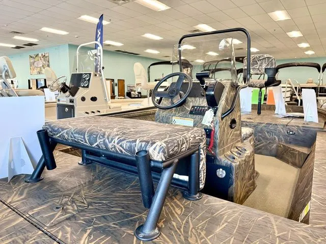 Slide: The Image of G3 Gator Tough 18 CC 2025 - 11