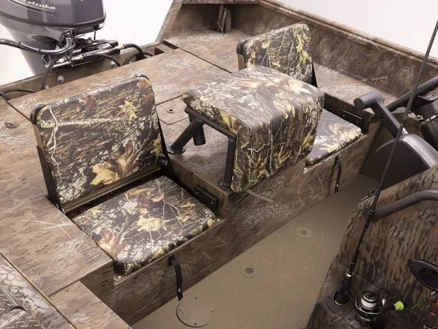 Slide: The Image of G3 Gator Tough 18 CC 2025 - 18