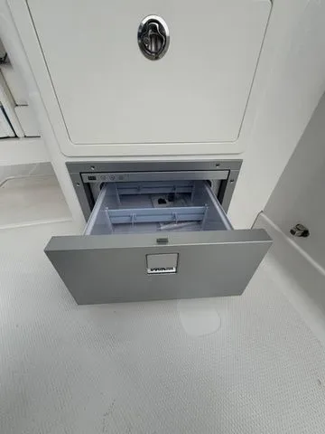 Slide: The Image of Chaparral 280 OSX 2026 - 24