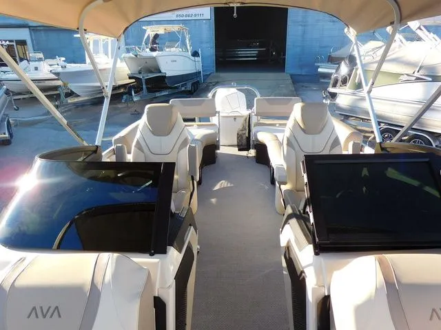 Slide: The Image of Avalon Catalina Quad Lounger Shift Windshield 27 FT 2026 - 6