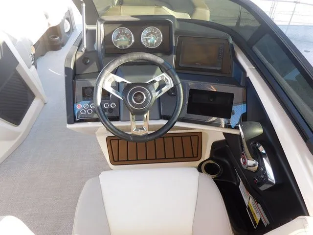 Slide: The Image of Avalon Catalina Quad Lounger Shift Windshield 27 FT 2026 - 8