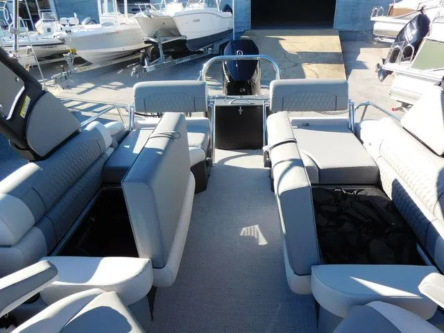 Slide: The Image of Avalon 2785 Excalibur LTD Quad Lounger Shift 2026 - 13