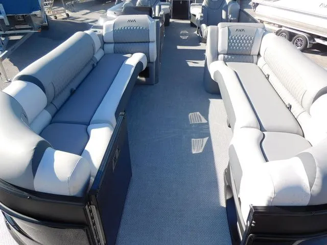 Slide: The Image of Avalon 2785 Excalibur LTD Quad Lounger Shift 2026 - 6