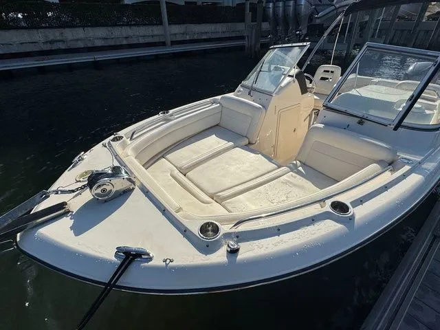 Slide: The Image of Grady-White Freedom 235 2018 - 15