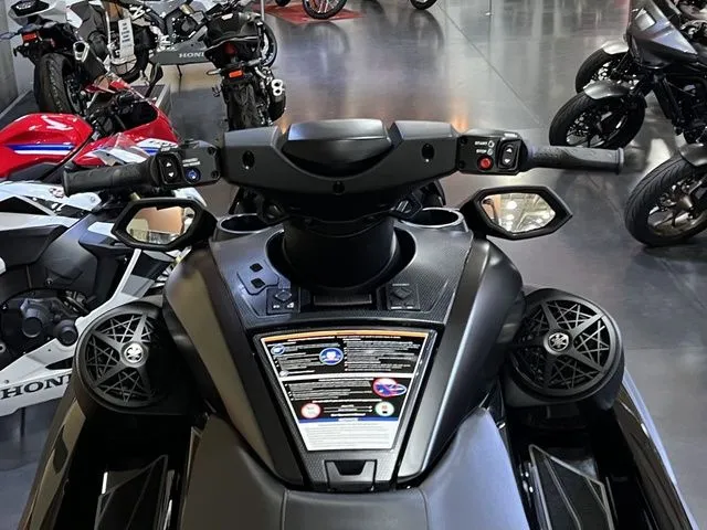 Slide: The Image of Yamaha FX Limited SVHO 2026 - 6