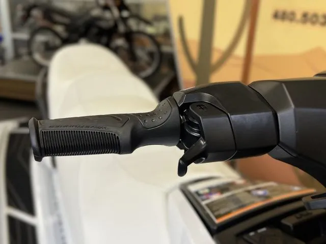 Slide: The Image of Yamaha FX Cruiser SVHO 2026 - 11