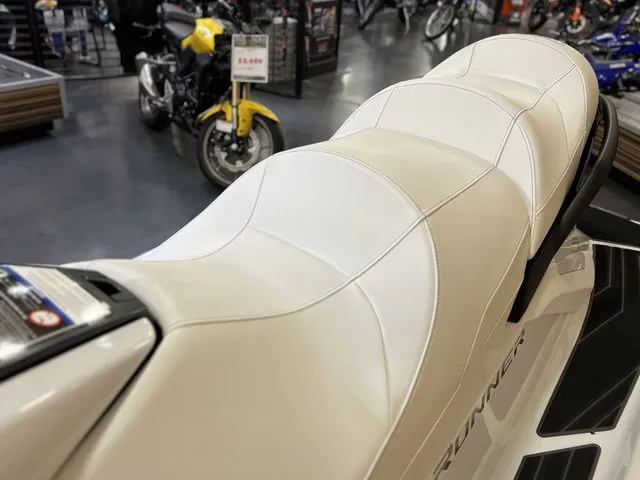 Slide: The Image of Yamaha FX Cruiser SVHO 2026 - 16