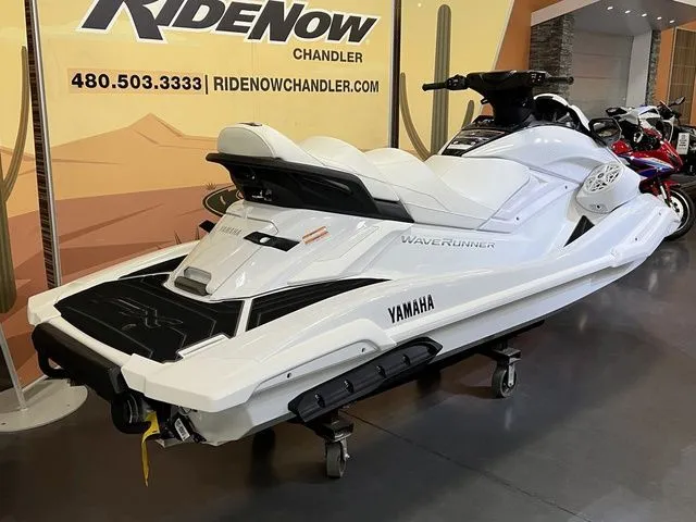 Slide: The Image of Yamaha FX Cruiser SVHO 2026 - 4