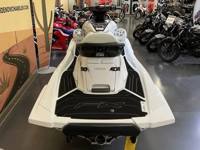 Slide: The Image of Yamaha FX Cruiser SVHO 2026 - 5