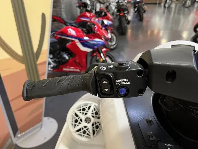 Slide: The Image of Yamaha FX Cruiser SVHO 2026 - 7