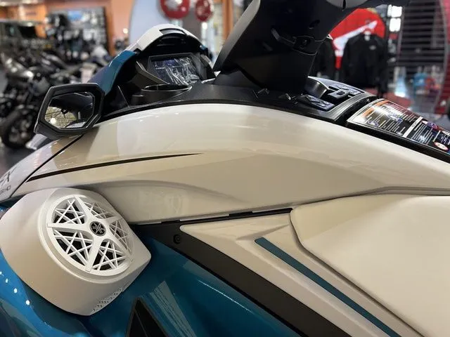 Slide: The Image of Yamaha FX Cruiser HO 2026 - 15